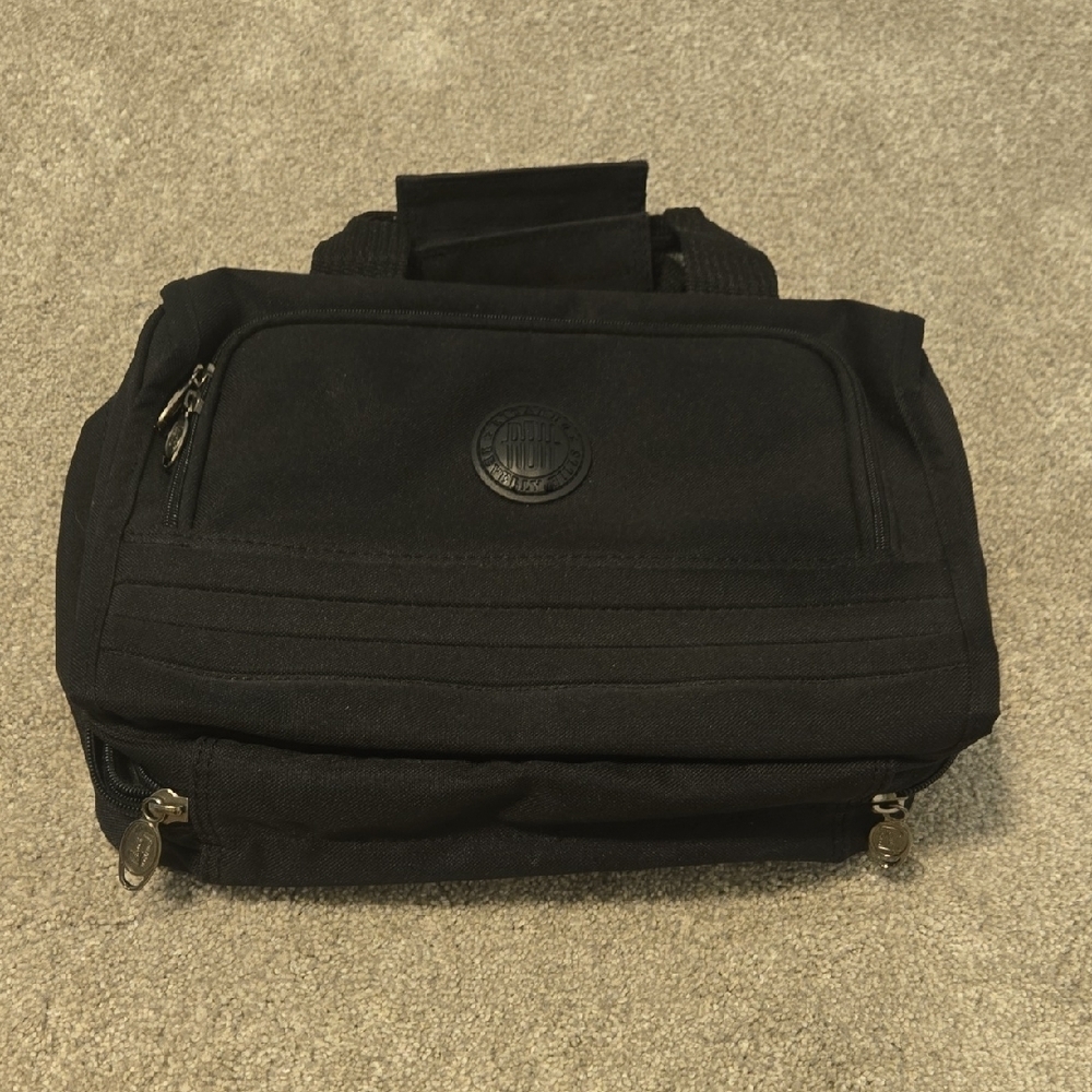 RICARDO BEVERLY HILLS BLACK HANGING TRAVEL BAG TOILETRIES ORGANIZER